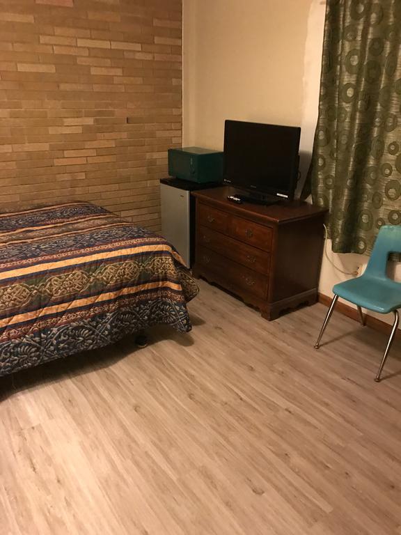 Lakeview Motel Two Rivers Ngoại thất bức ảnh
